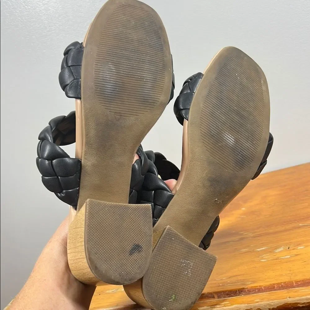 Minor Flawed Dolce Vita Black and Tan Heeled Sandals